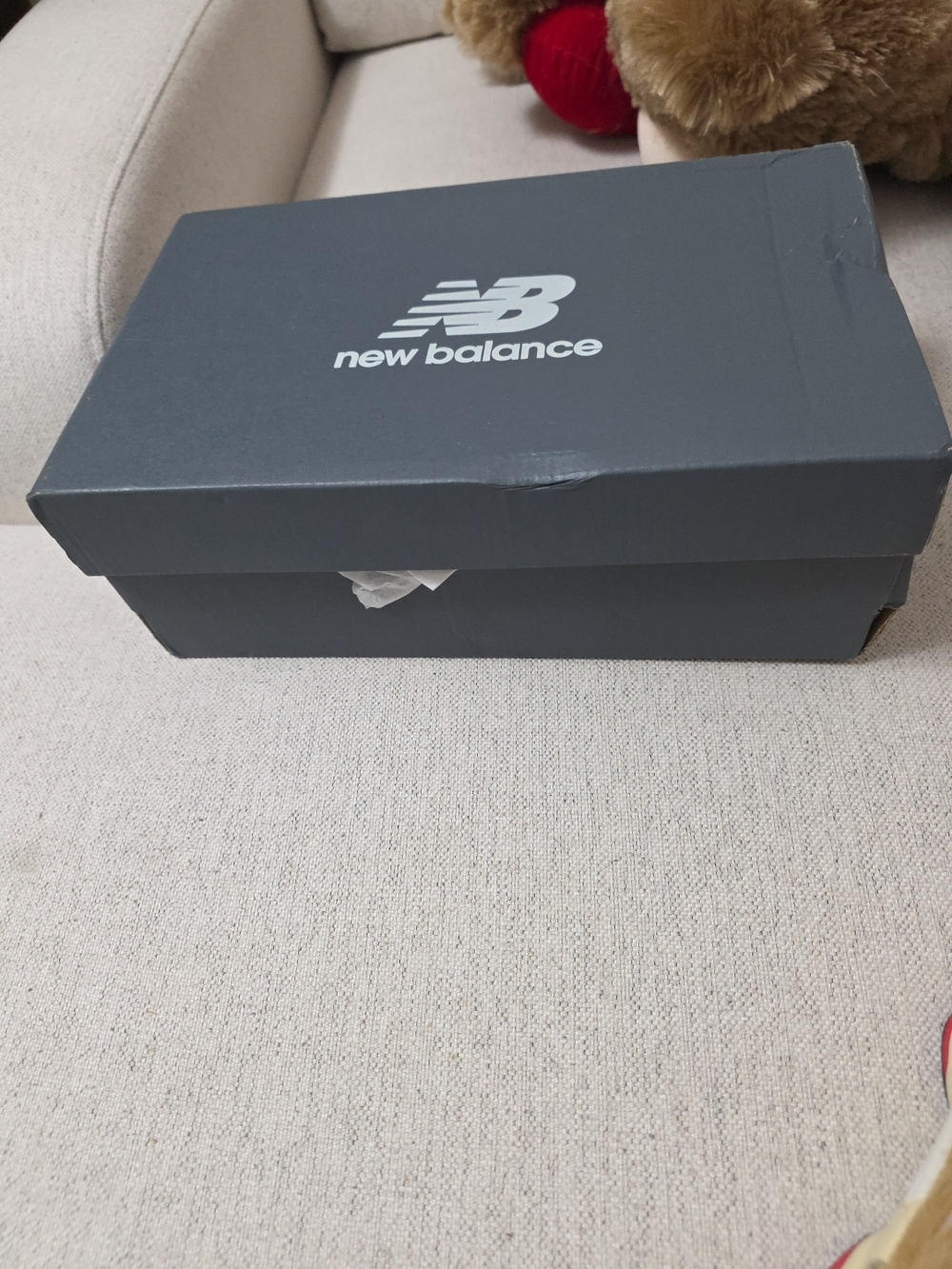 New Balance 9060 4.5 Y NEW Chunky Runner Sneakers in Tan, Pink & Red - Picture 6 of 6
